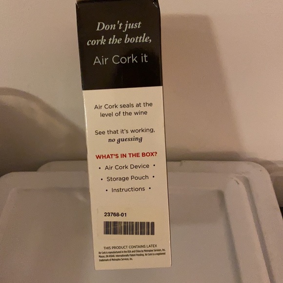 Air Cork Wine Preserver - Burgundy - Picture 4 of 6
